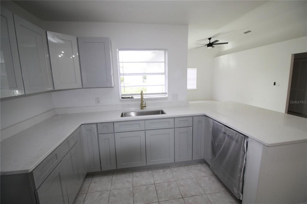 For Rent: $2,375 (3 beds, 2 baths, 1684 Square Feet)