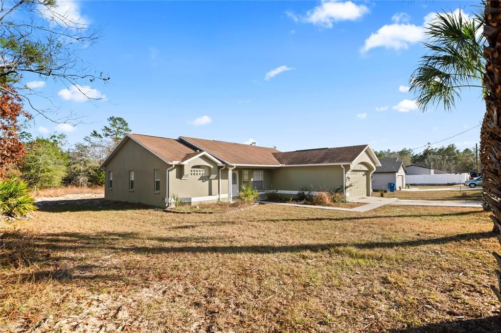 Active With Contract: $239,999 (3 beds, 2 baths, 1738 Square Feet)