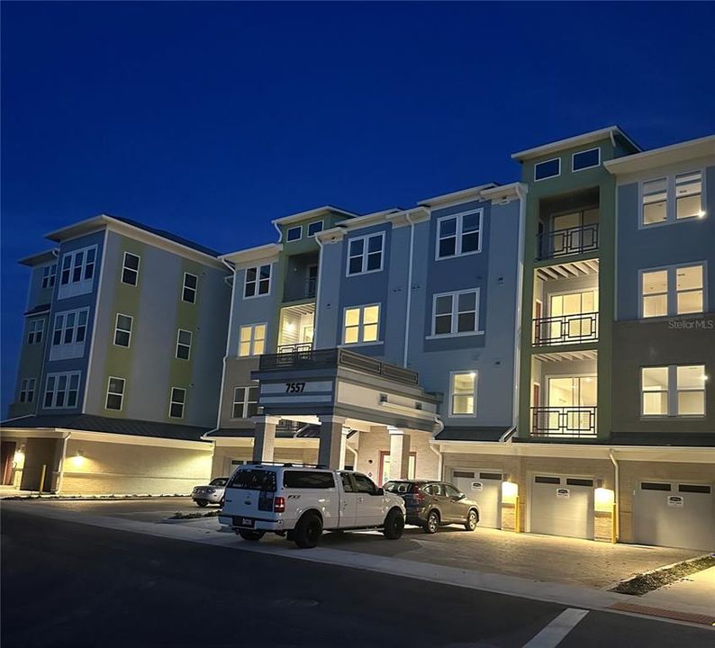 Vendido Recientemente: $409,990 (2 camas, 2 baños, 1368 Pies cuadrados)