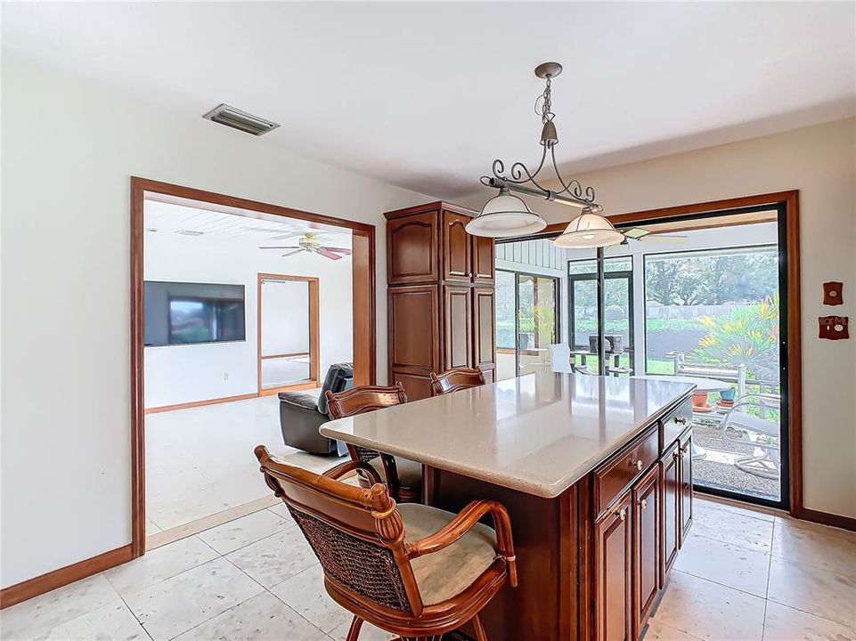 For Sale: $349,000 (3 beds, 2 baths, 1793 Square Feet)