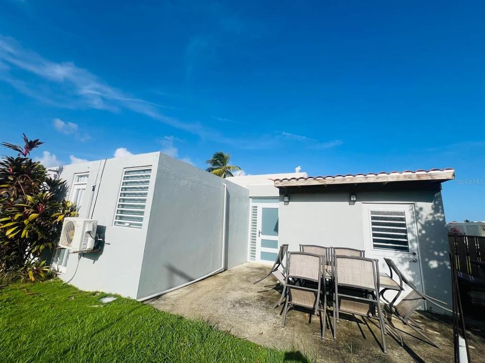 En Venta: $299,000 (3 camas, 2 baños, 1200 Pies cuadrados)