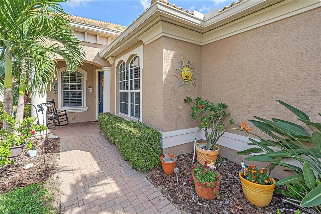 For Sale: $479,900 (3 beds, 2 baths, 1836 Square Feet)