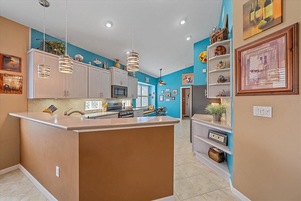 Awesome kitchen with new cabinets!