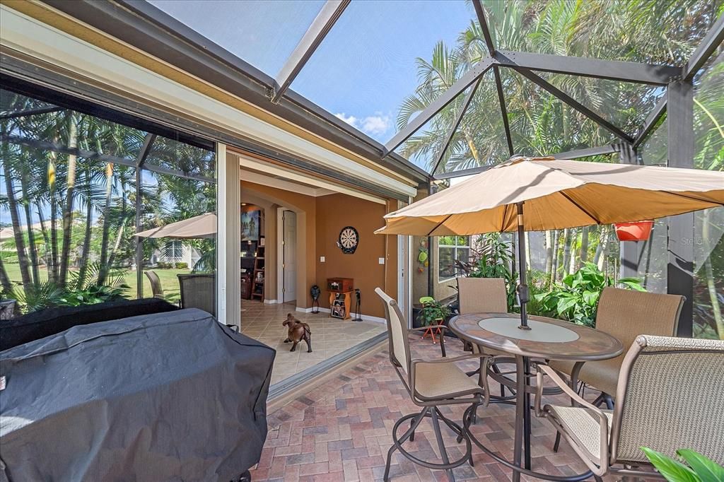 Very private extended screened lanai!