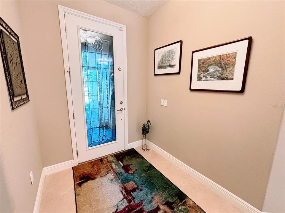 Foyer w/ Glass Door Insert