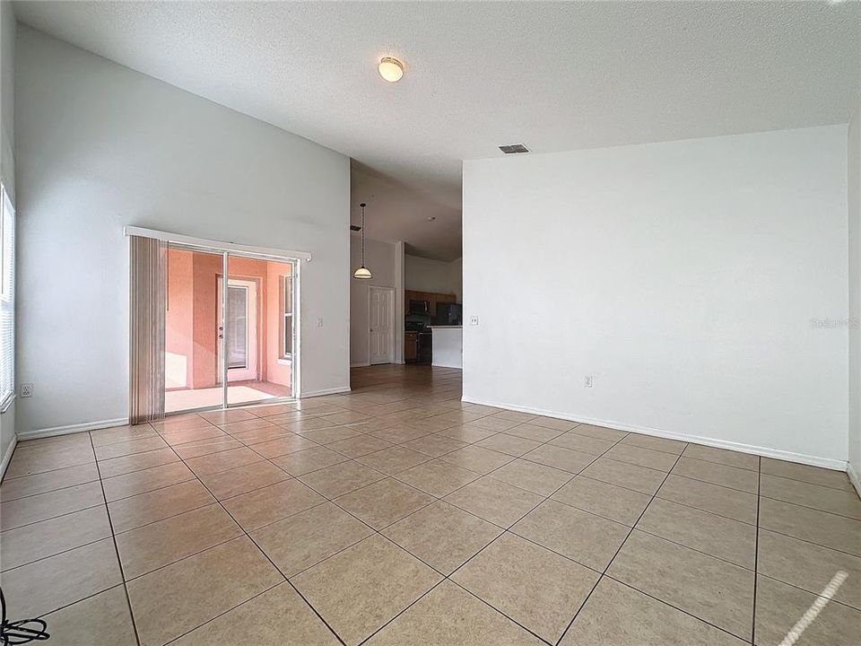 For Sale: $265,000 (3 beds, 2 baths, 1562 Square Feet)