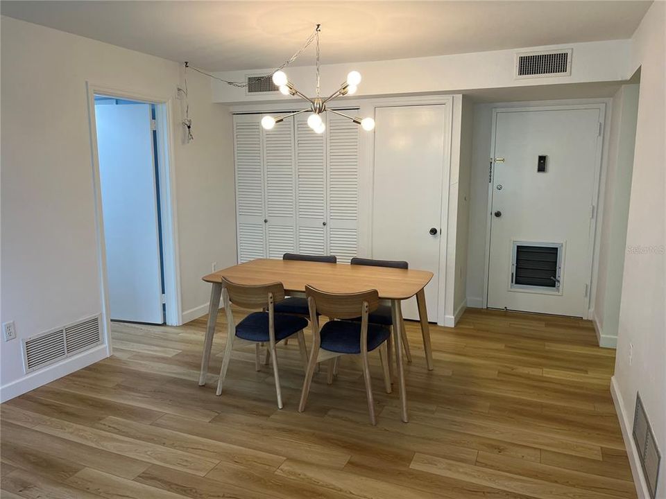 For Rent: $3,300 (2 beds, 2 baths, 940 Square Feet)