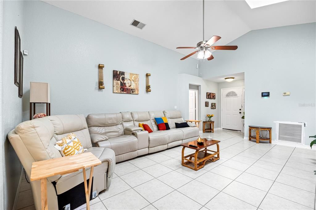 For Sale: $395,000 (3 beds, 2 baths, 1441 Square Feet)