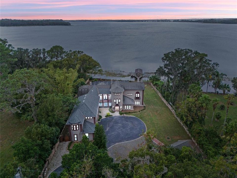 Estate on Harris Chain of Lakes