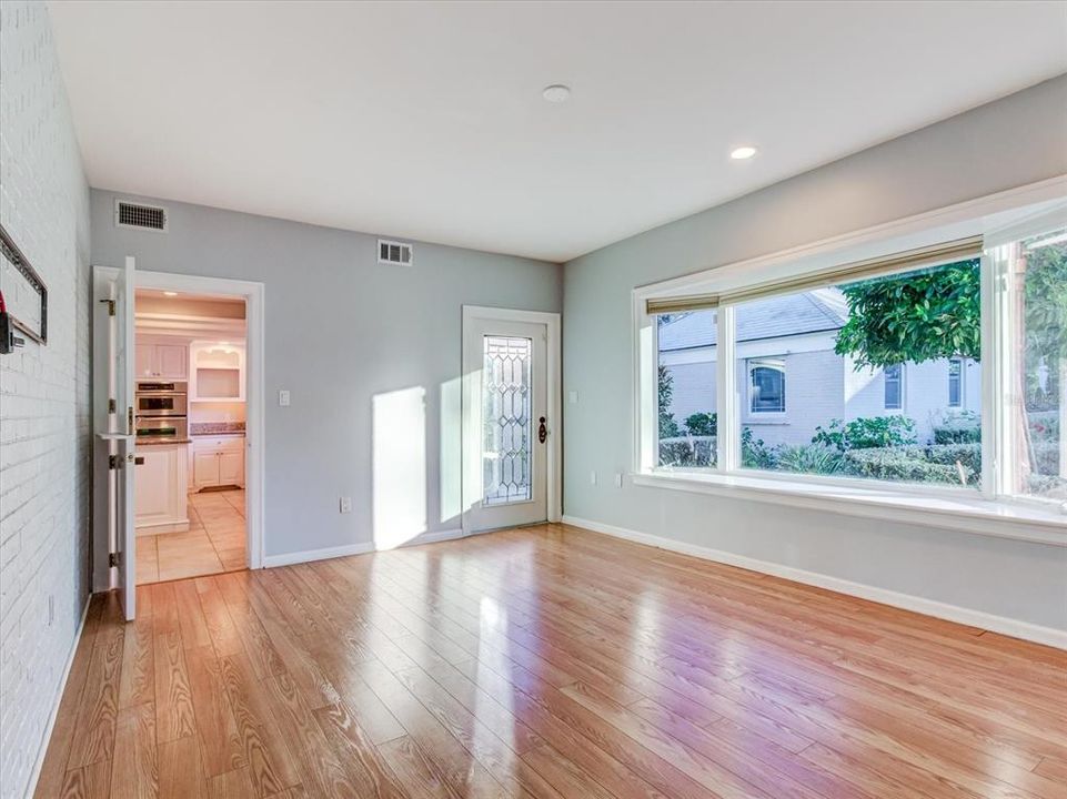 For Sale: $2,600,000 (8 beds, 6 baths, 7886 Square Feet)