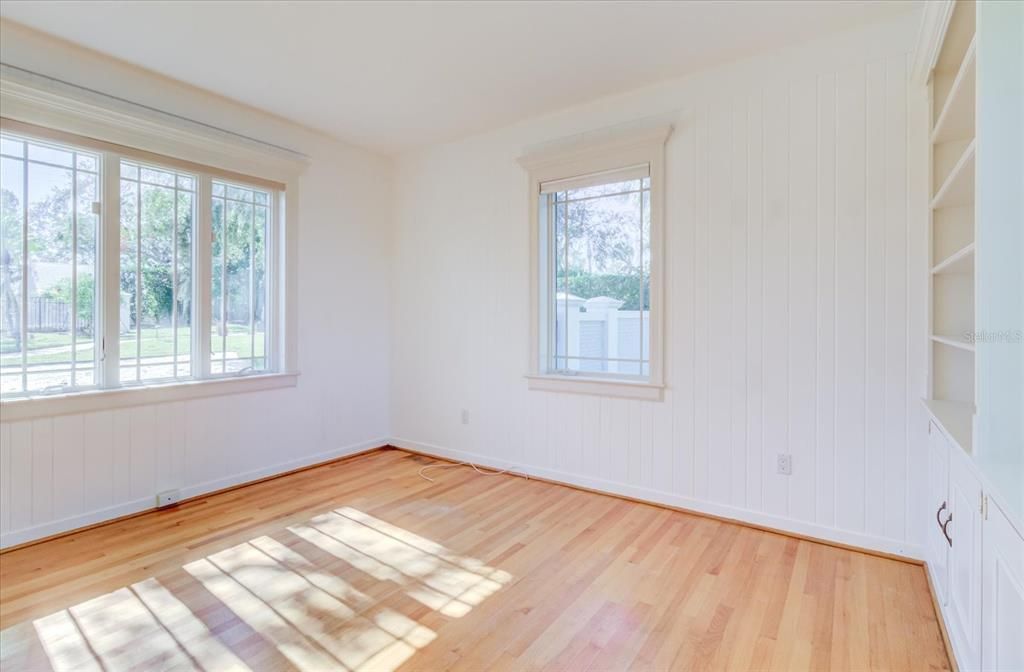 For Sale: $2,600,000 (8 beds, 6 baths, 7886 Square Feet)