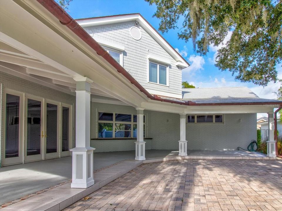 For Sale: $2,600,000 (8 beds, 6 baths, 7886 Square Feet)