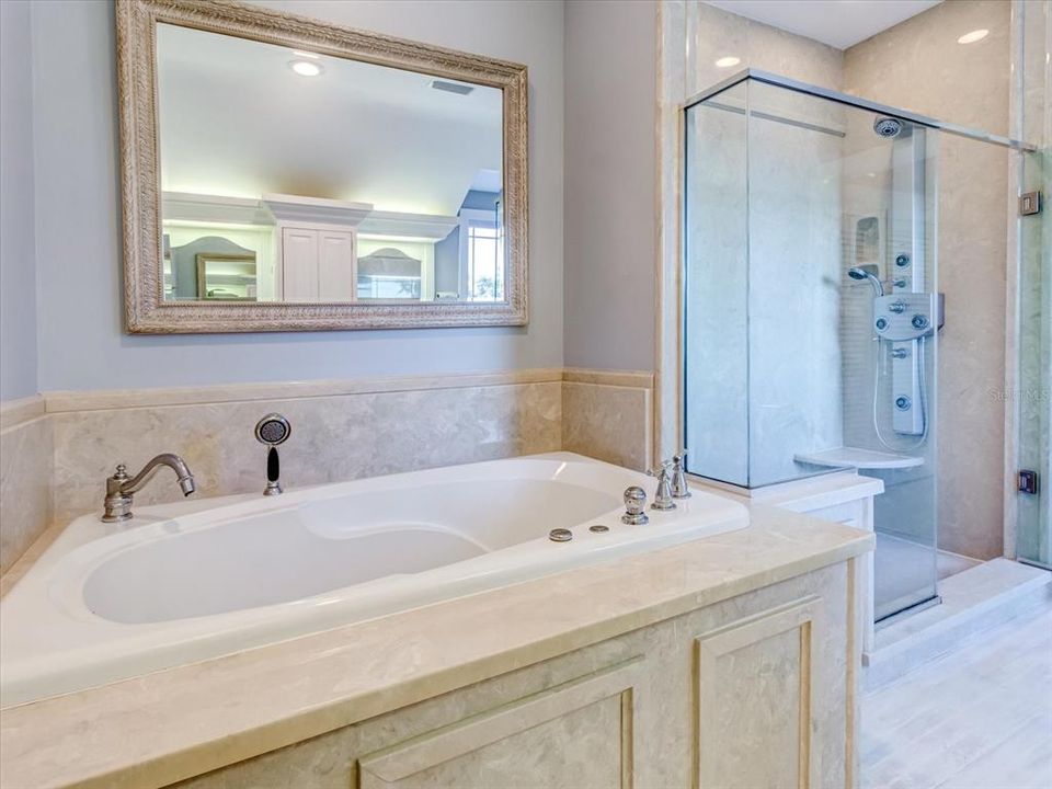 For Sale: $2,600,000 (8 beds, 6 baths, 7886 Square Feet)