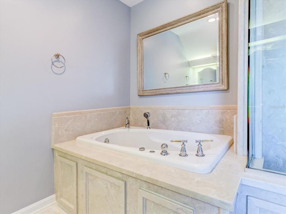 For Sale: $2,600,000 (8 beds, 6 baths, 7886 Square Feet)