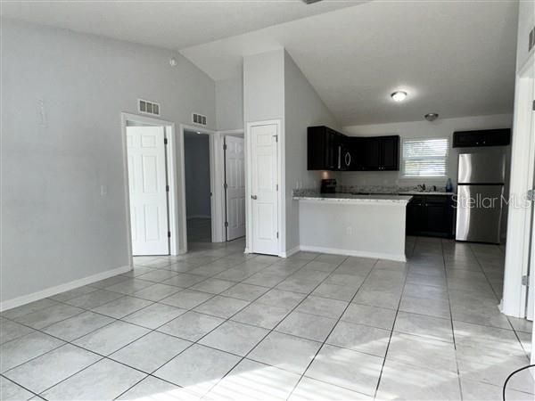 For Rent: $1,850 (3 beds, 2 baths, 1017 Square Feet)