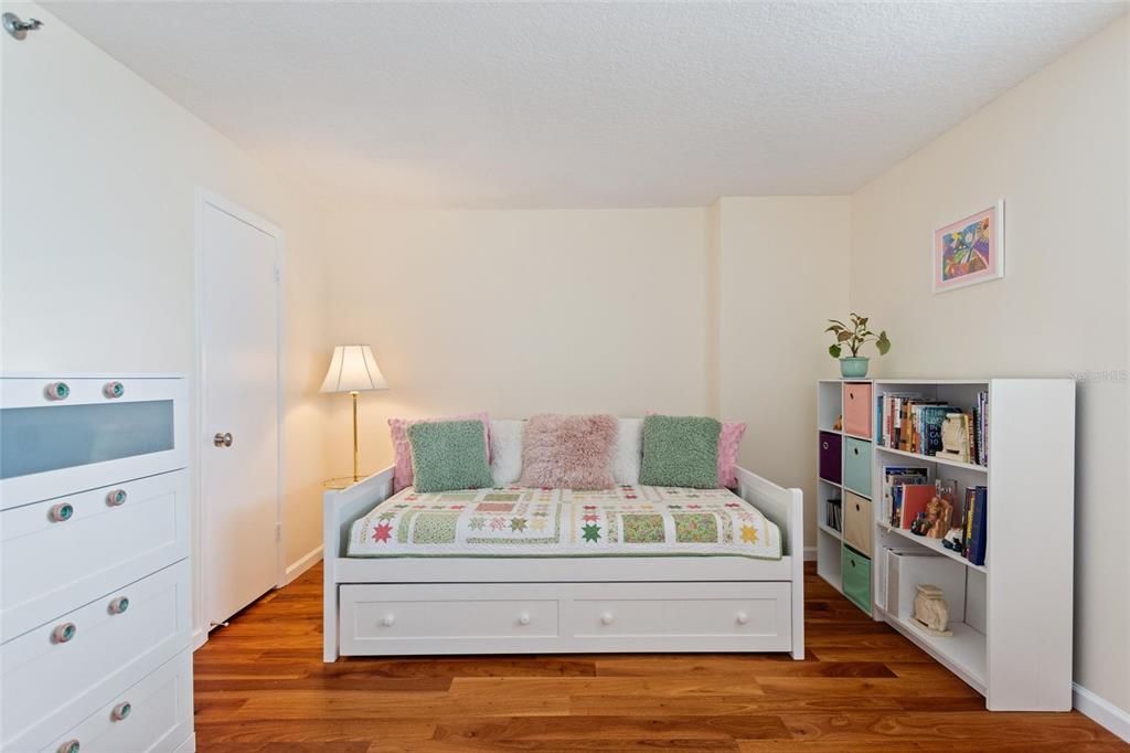 For Sale: $339,000 (2 beds, 2 baths, 1338 Square Feet)