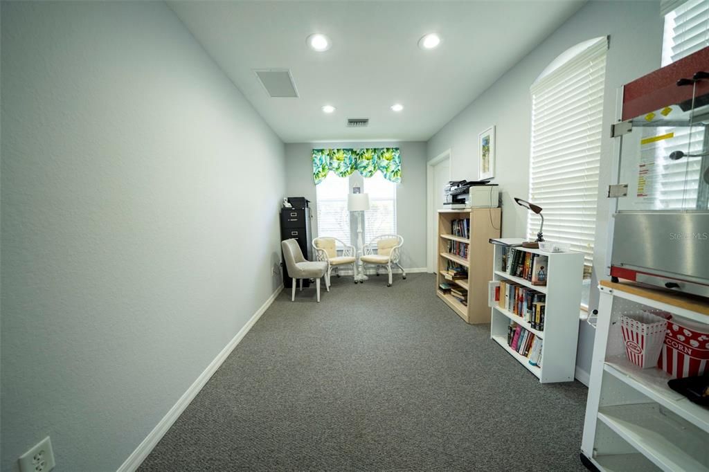 For Sale: $419,900 (3 beds, 2 baths, 1524 Square Feet)