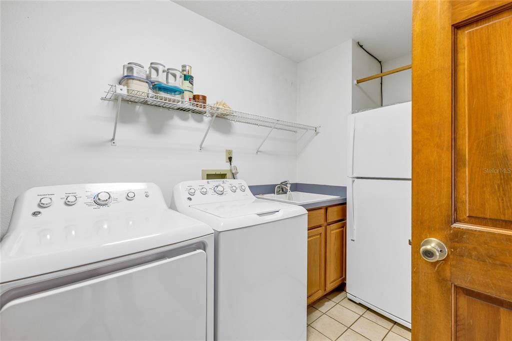 For Sale: $512,500 (3 beds, 2 baths, 1918 Square Feet)