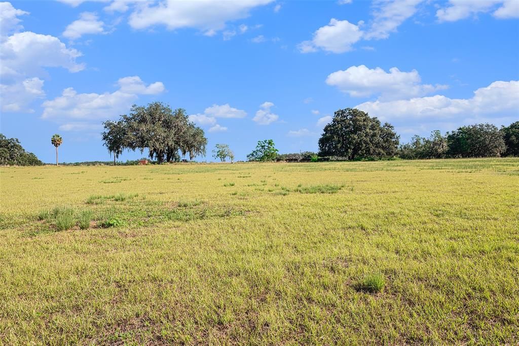 En Venta: $1,300,000 (12.00 acres)