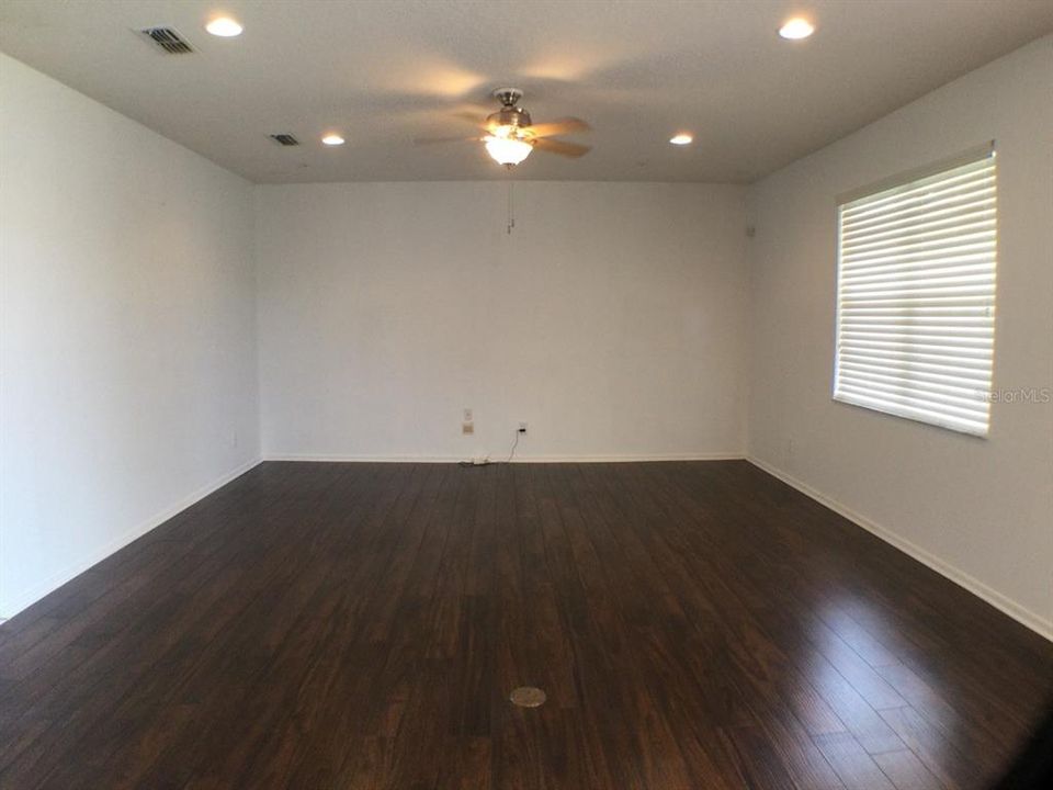 For Rent: $2,795 (3 beds, 2 baths, 2810 Square Feet)