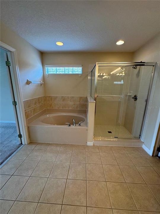 For Rent: $2,795 (3 beds, 2 baths, 2810 Square Feet)