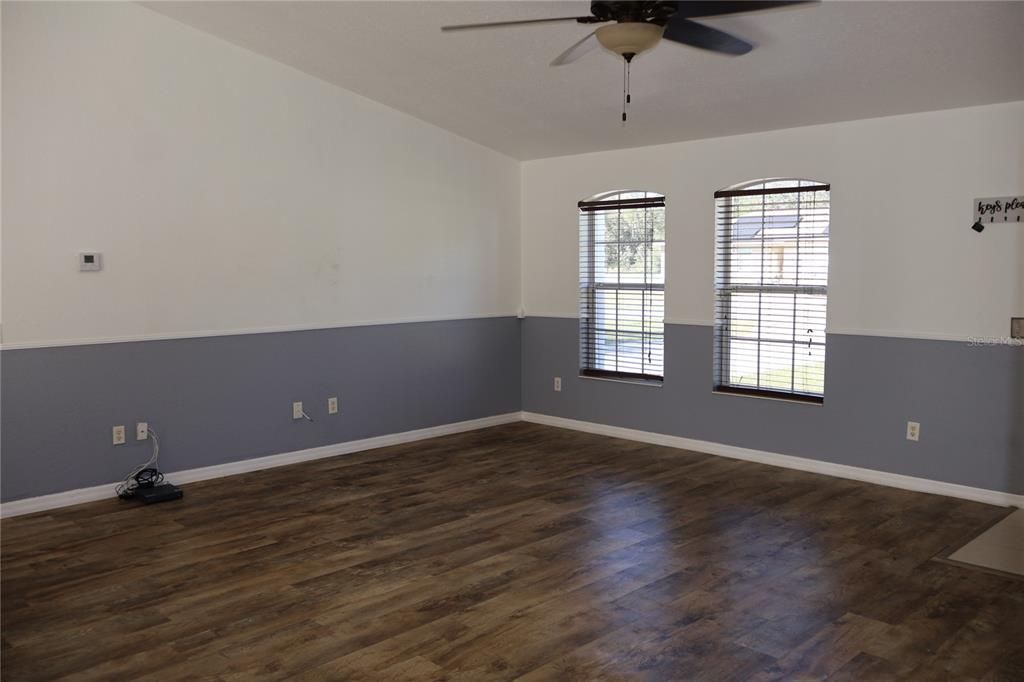 For Rent: $1,750 (3 beds, 2 baths, 1374 Square Feet)