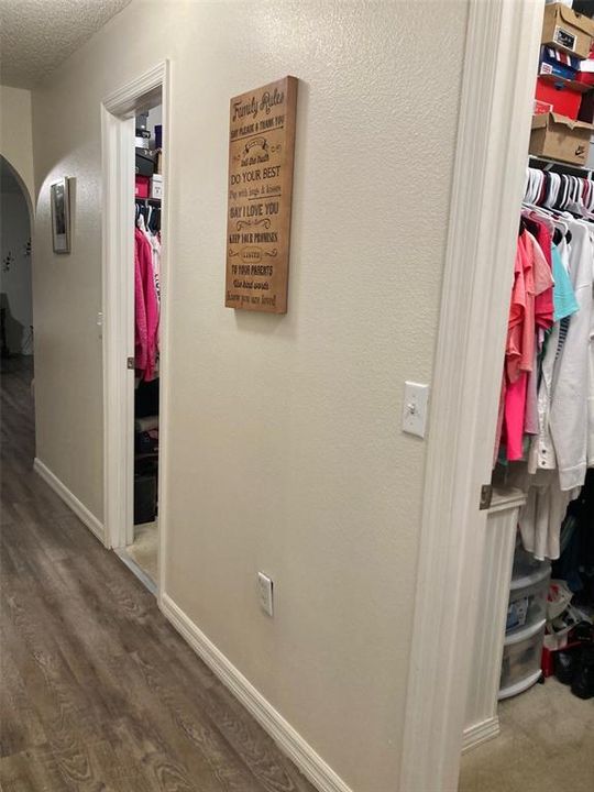 2 CLOSETS LARGE WALK IN