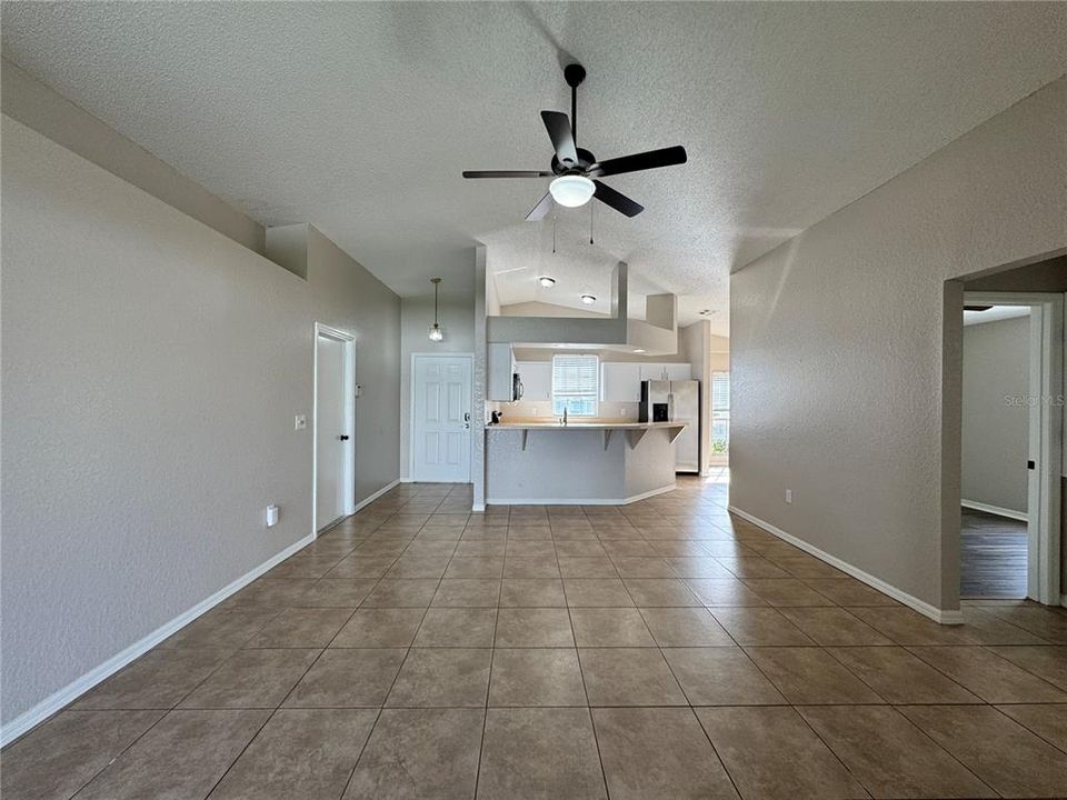 For Sale: $259,900 (3 beds, 2 baths, 1252 Square Feet)