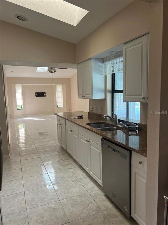 For Rent: $2,500 (4 beds, 2 baths, 2072 Square Feet)