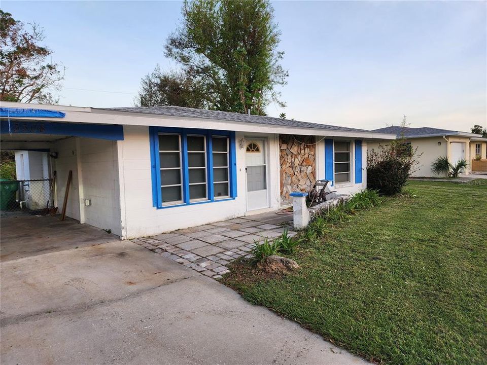 For Sale: $110,000 (2 beds, 2 baths, 915 Square Feet)