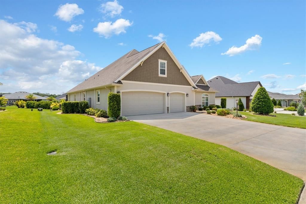 For Sale: $1,300,000 (4 beds, 3 baths, 3451 Square Feet)