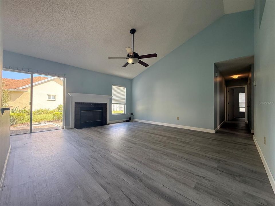 For Rent: $2,400 (3 beds, 2 baths, 1651 Square Feet)