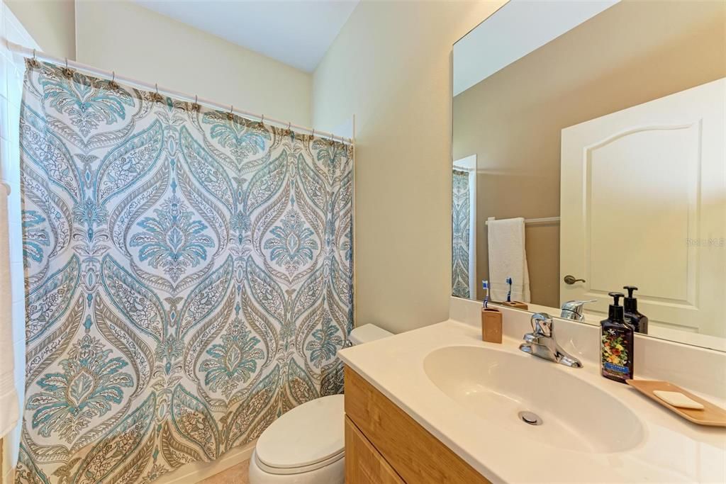 For Sale: $399,900 (2 beds, 2 baths, 1183 Square Feet)