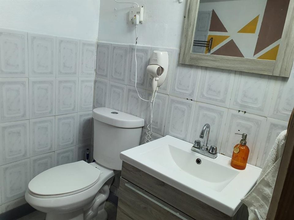 На продажу: $670,000 (4 спален, 0 ванн, 2000 Квадратных фут)