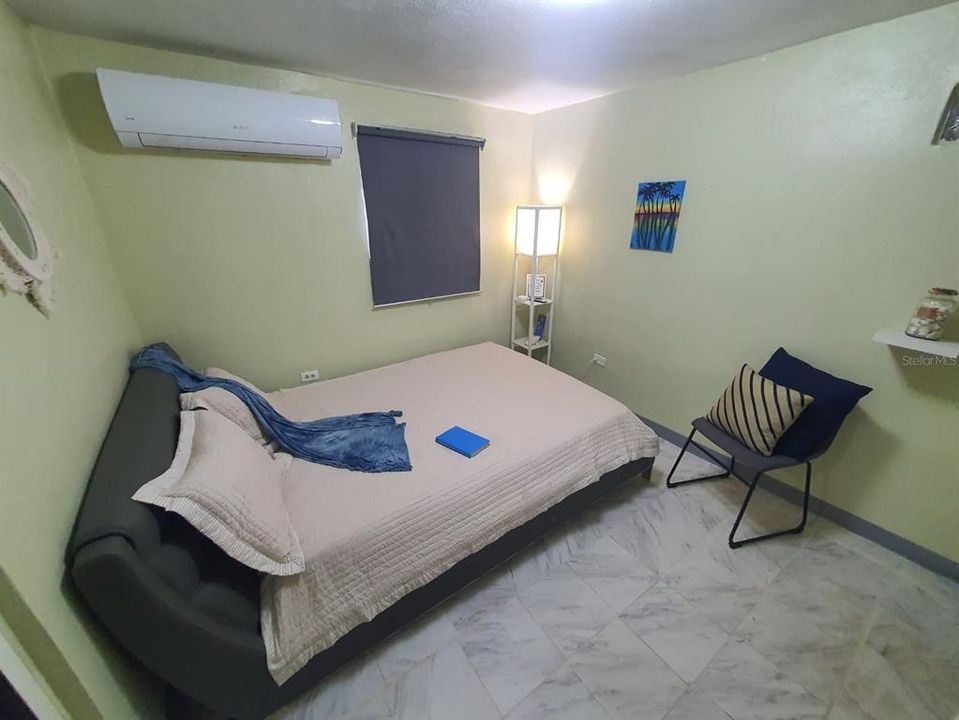 На продажу: $670,000 (4 спален, 0 ванн, 2000 Квадратных фут)