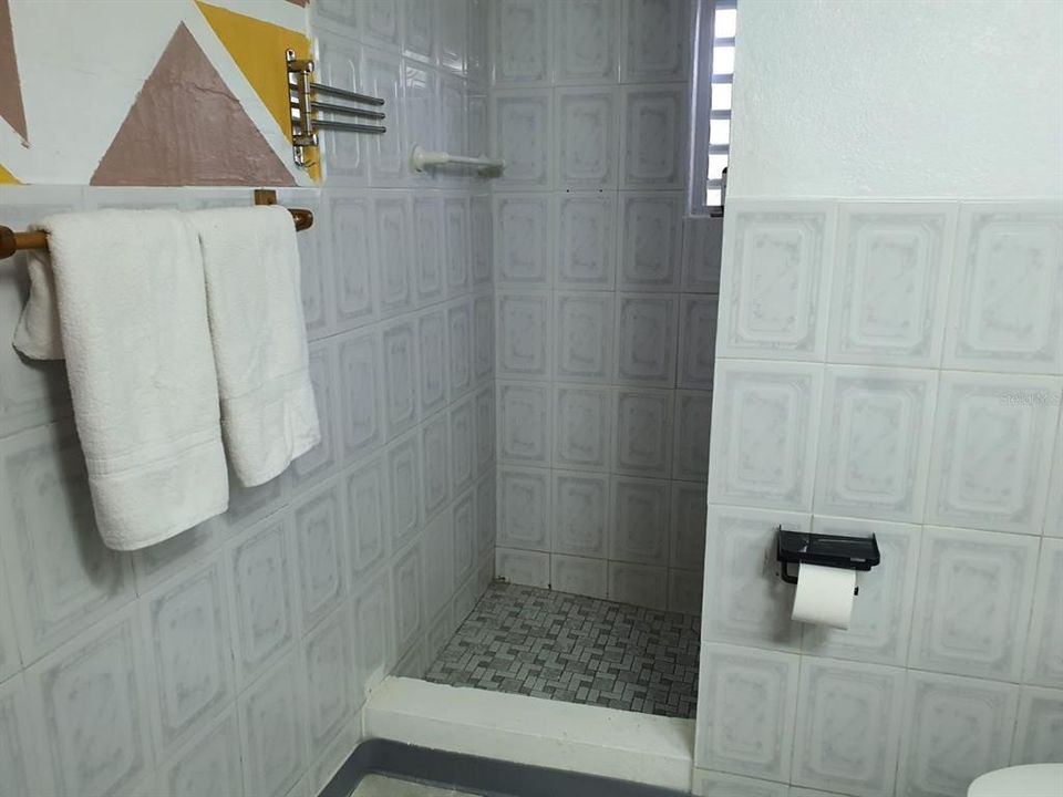 На продажу: $670,000 (4 спален, 0 ванн, 2000 Квадратных фут)