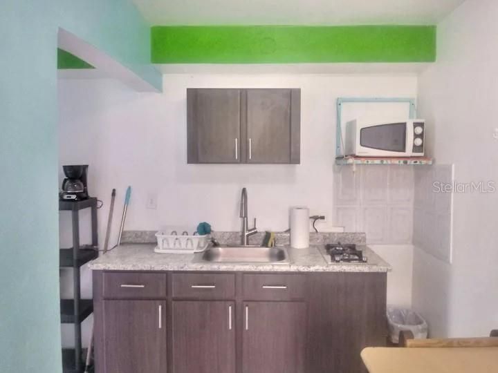 На продажу: $670,000 (4 спален, 0 ванн, 2000 Квадратных фут)