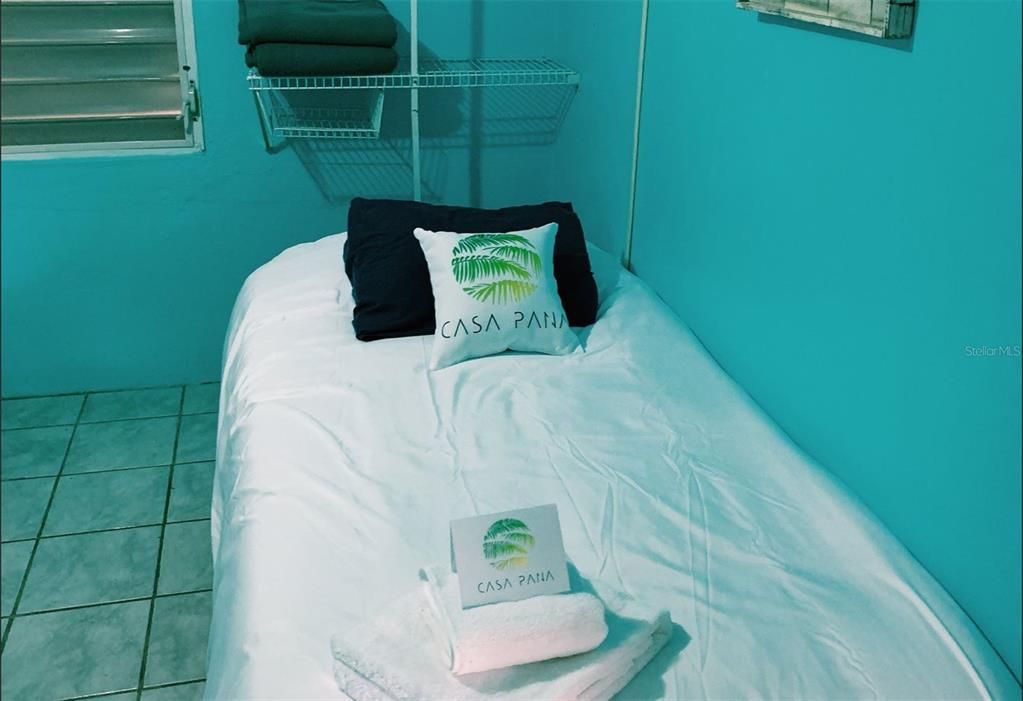 На продажу: $670,000 (4 спален, 0 ванн, 2000 Квадратных фут)