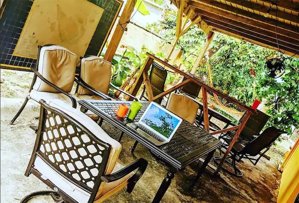 На продажу: $670,000 (4 спален, 0 ванн, 2000 Квадратных фут)