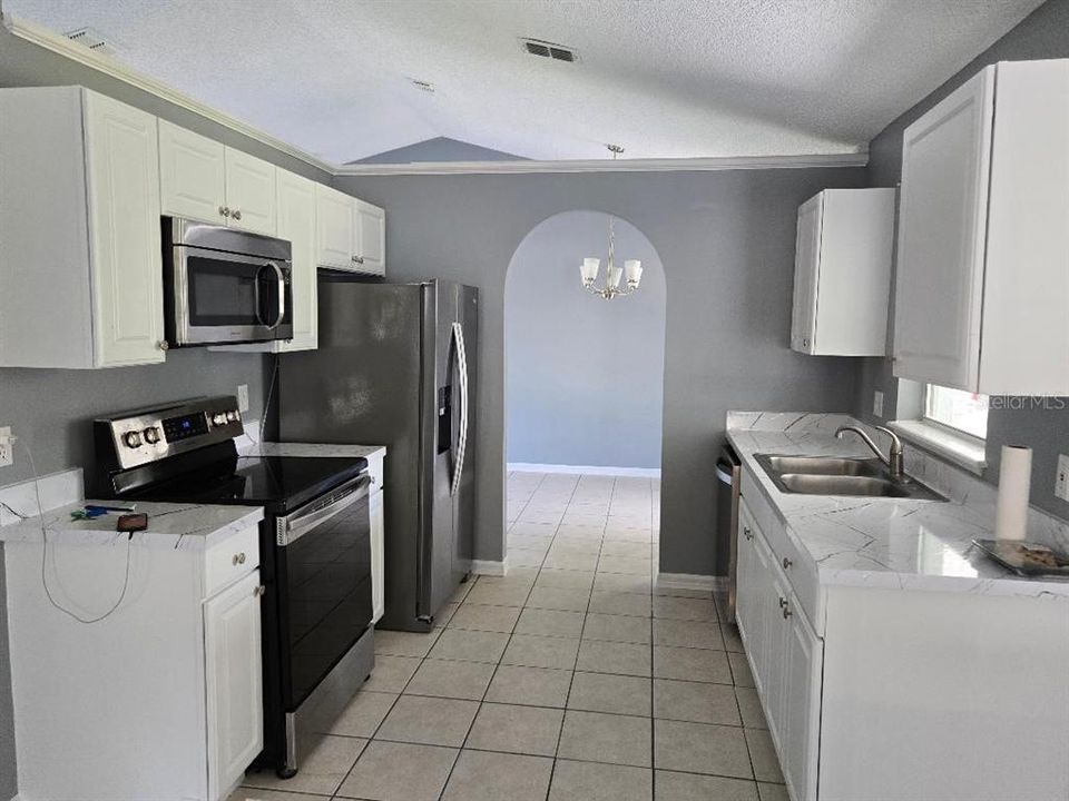 For Rent: $2,200 (4 beds, 2 baths, 1819 Square Feet)