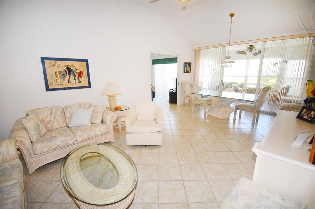 For Sale: $389,000 (2 beds, 2 baths, 1748 Square Feet)