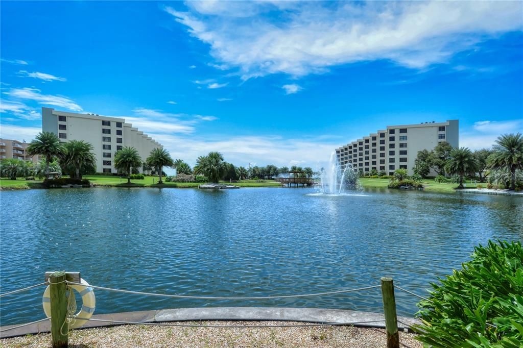 For Sale: $2,590,000 (3 beds, 2 baths, 2004 Square Feet)