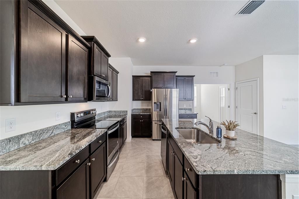 Beautiful spacious kitchen