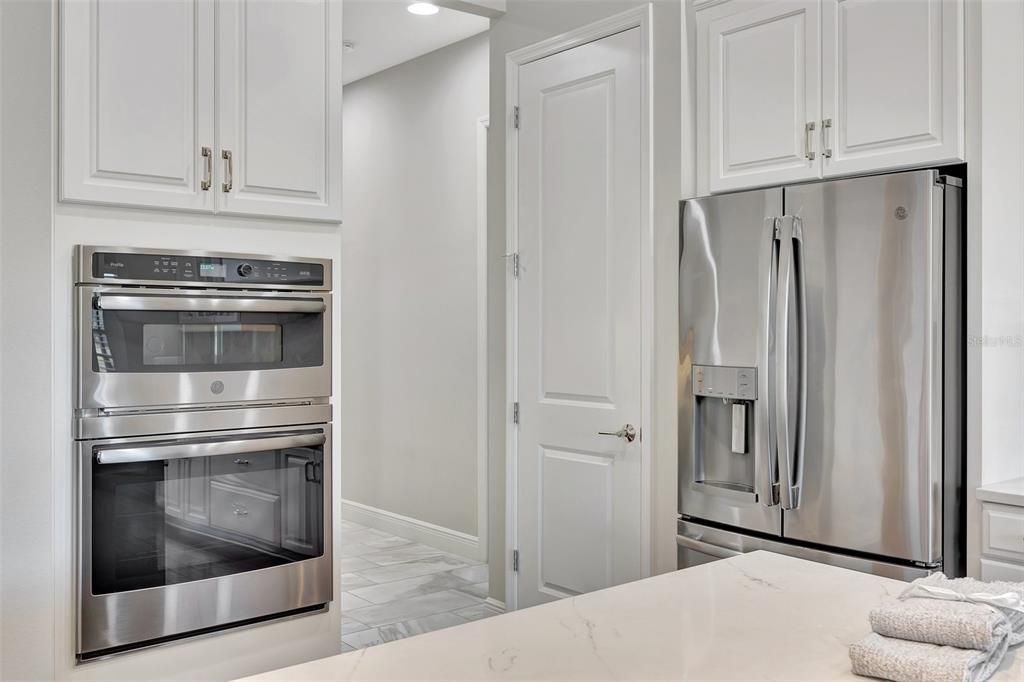 Stainless Appliances and Pantry Closet