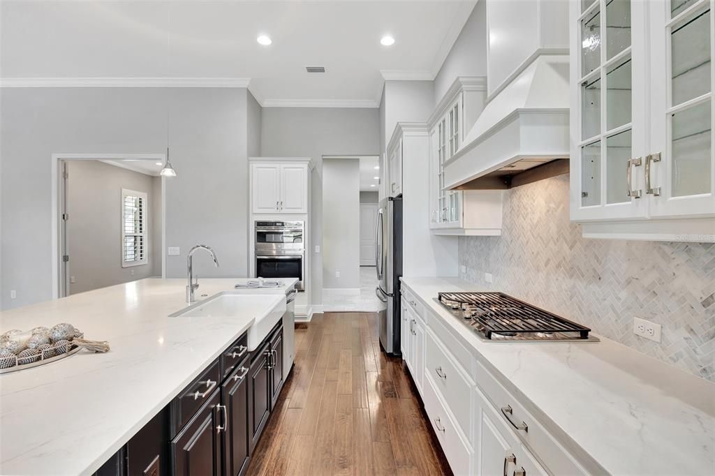 Farmhouse sink in Kitchen Island