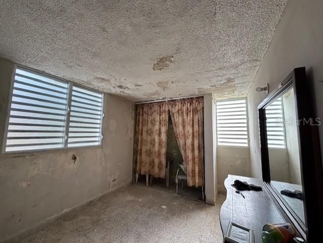 En Venta: $175,000 (4 camas, 2 baños, 1301 Pies cuadrados)