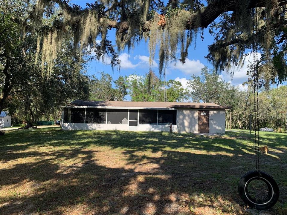 For Sale: $550,000 (3 beds, 2 baths, 1800 Square Feet)