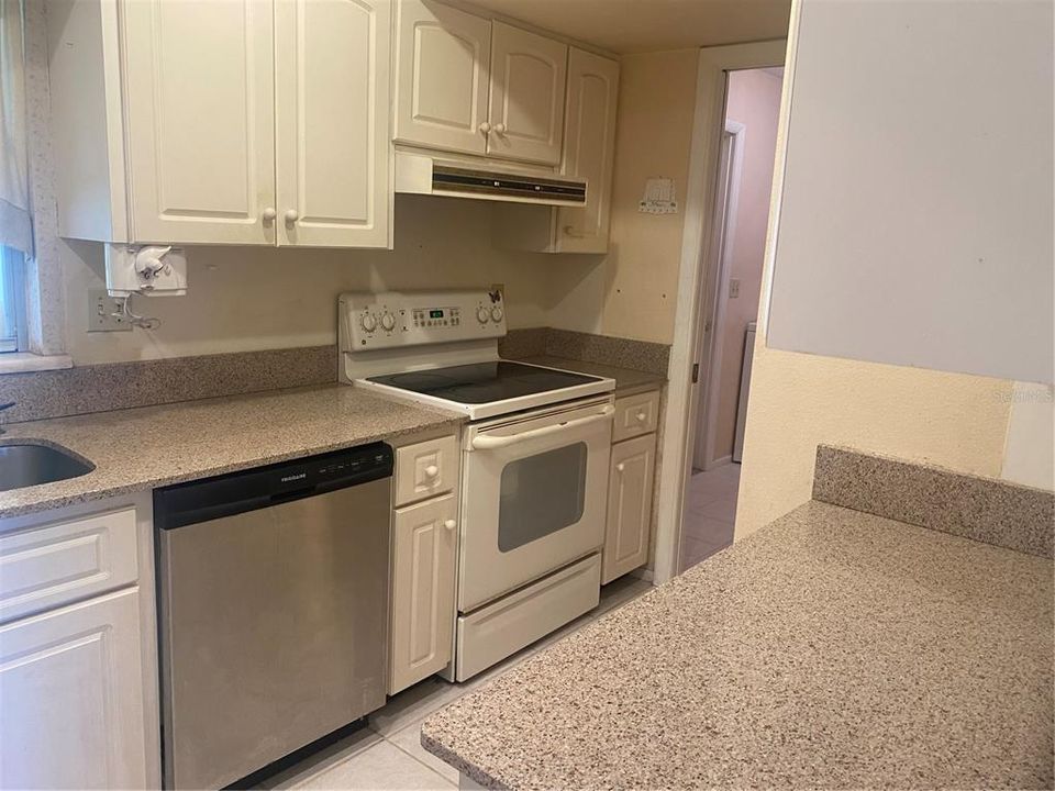 For Sale: $359,000 (2 beds, 2 baths, 1232 Square Feet)