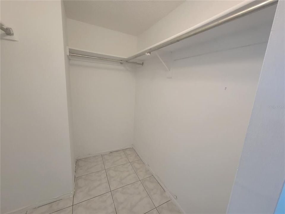 For Sale: $225,000 (2 beds, 2 baths, 1035 Square Feet)