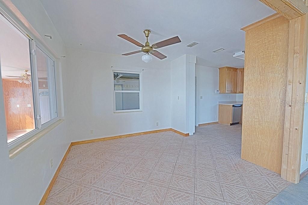 Breakfast area off kitchen